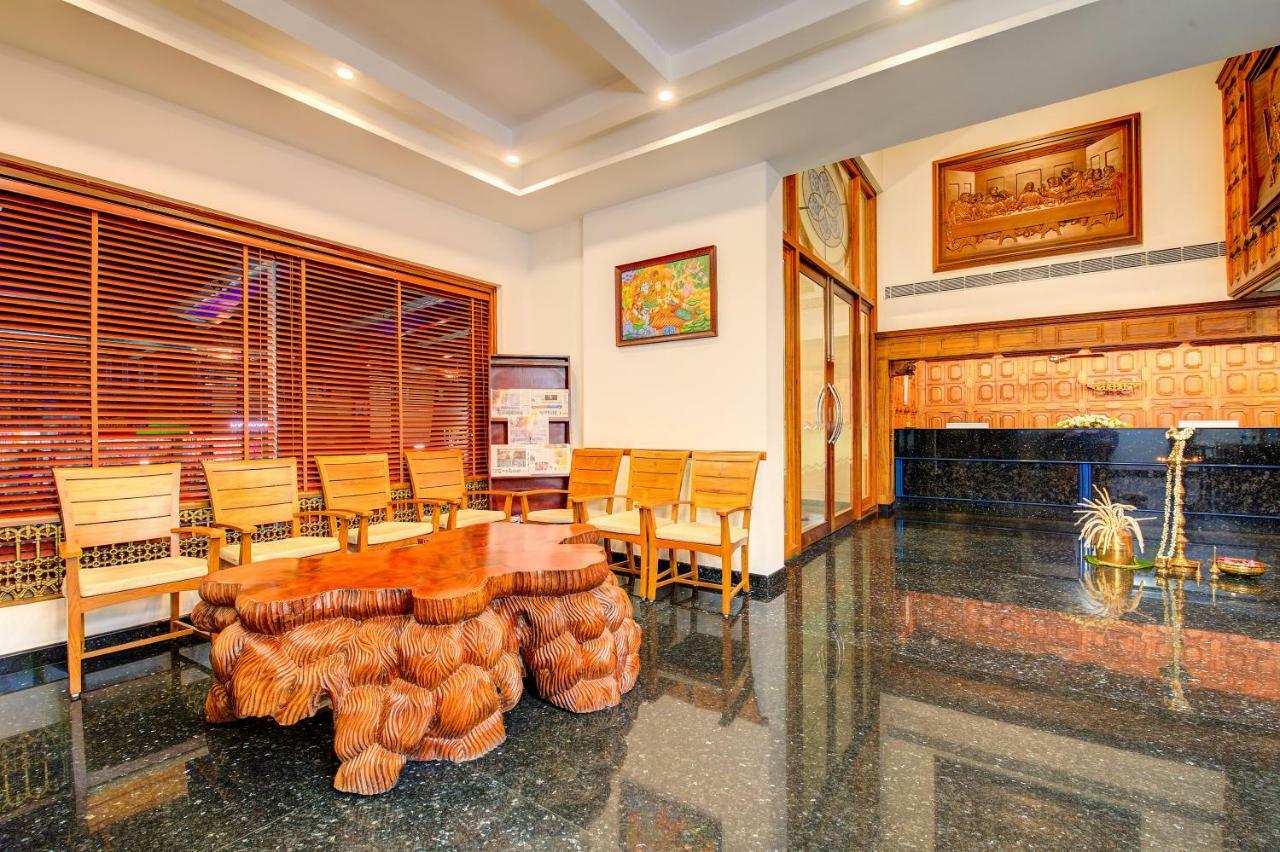 Sterling Guruvayur Hotel Exterior photo