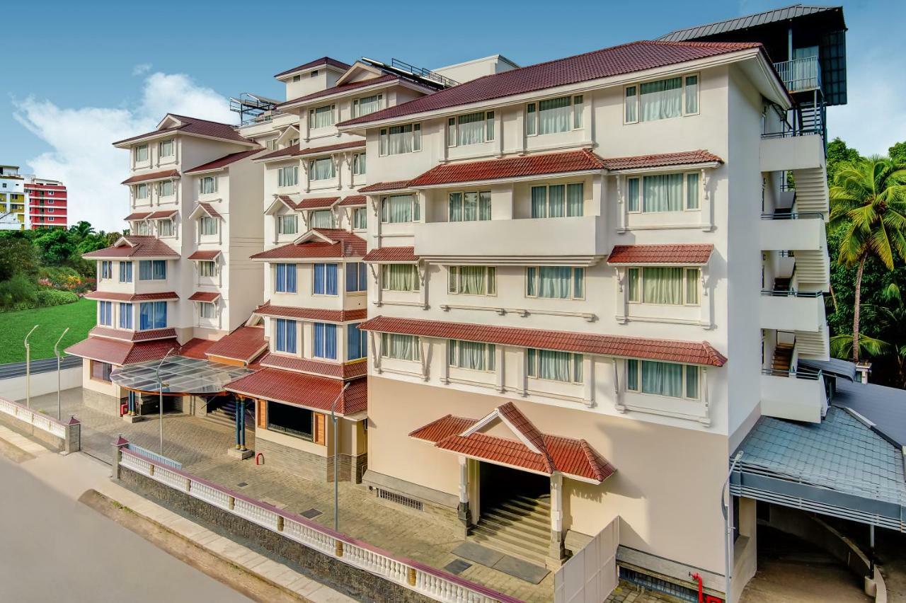 Sterling Guruvayur Hotel Exterior photo